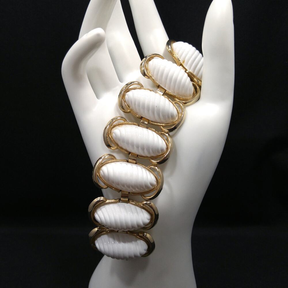 Vintage 1950s White Lucite Oval Link Wide Bracelet, Gold Tone, 7 1/4 Inches